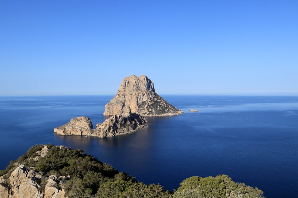 Ruta en yate por las mejores calas de Ibiza